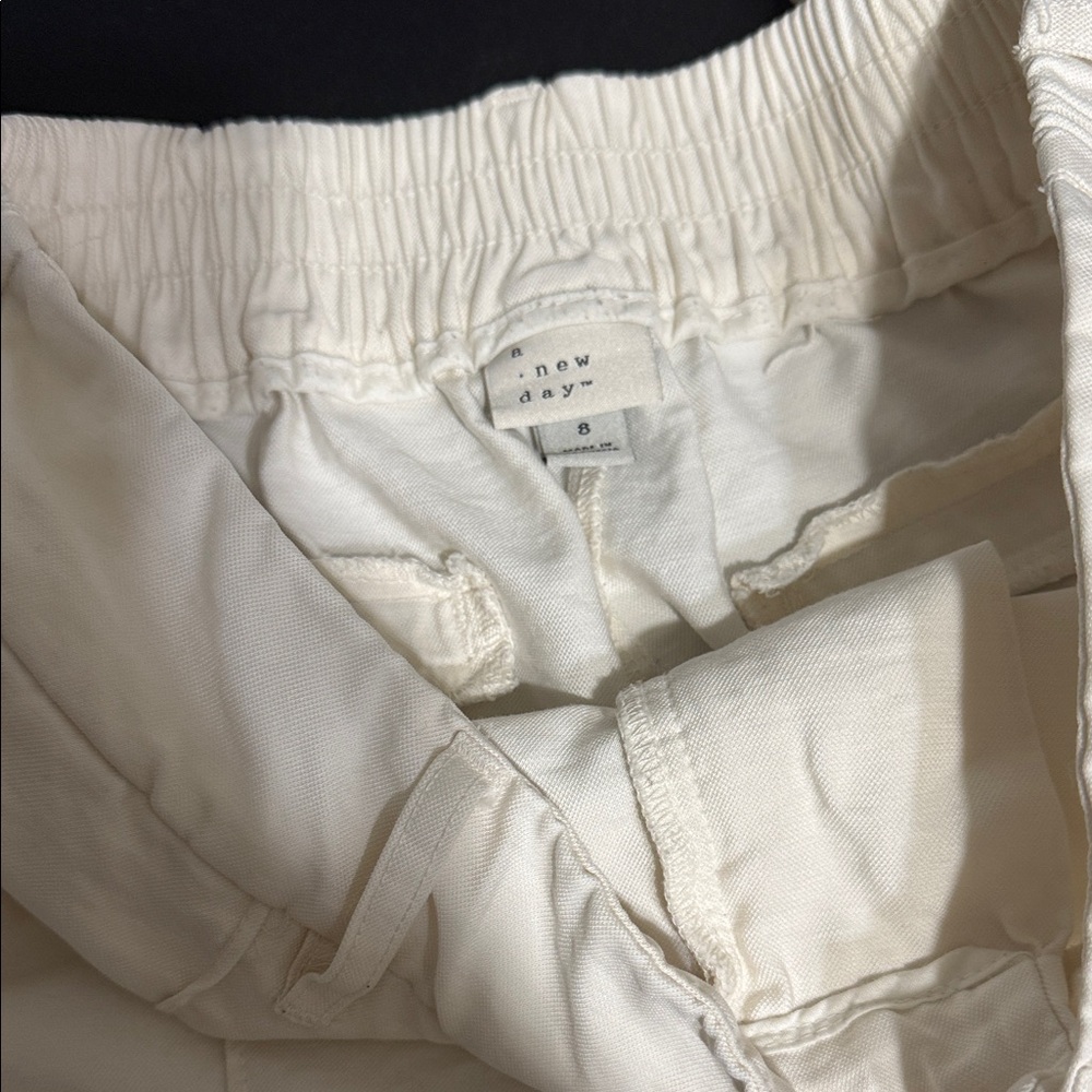 Cream colored pants - Picture 3 of 3